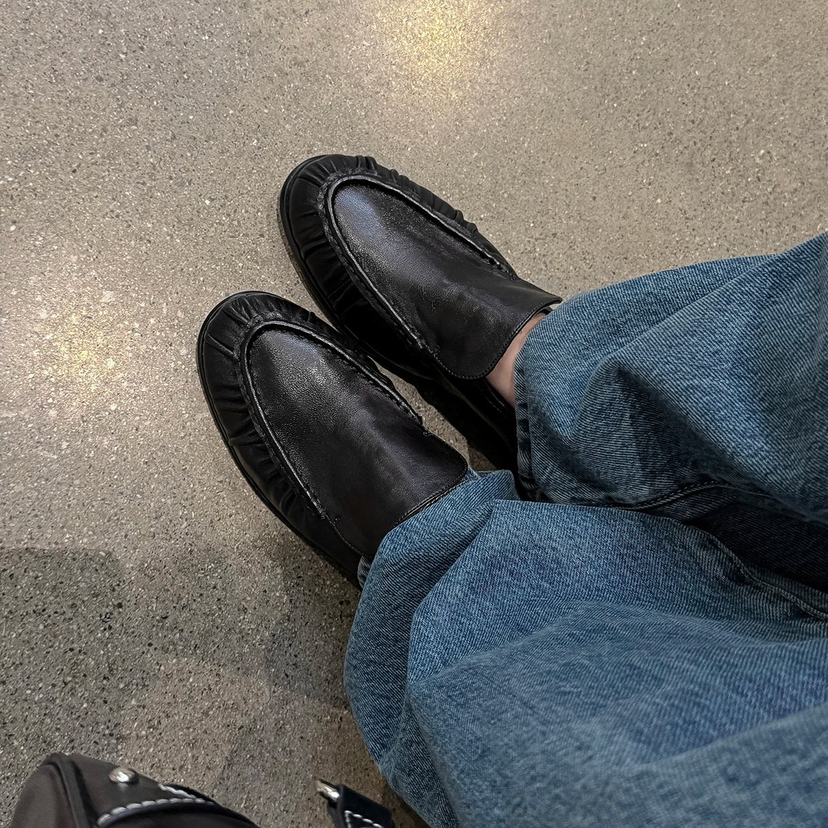 Mocasín de piel fruncida
