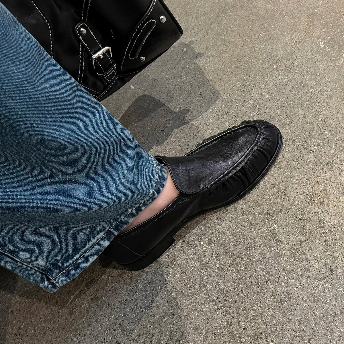 Mocasín de piel fruncida