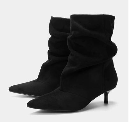Bota de tacón fruncida